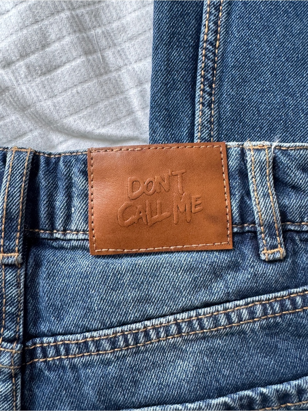 Don’t Call Me Jennyfer y2k distressed medium wash high rise flare jeans size 2 - Picture 4 of 10